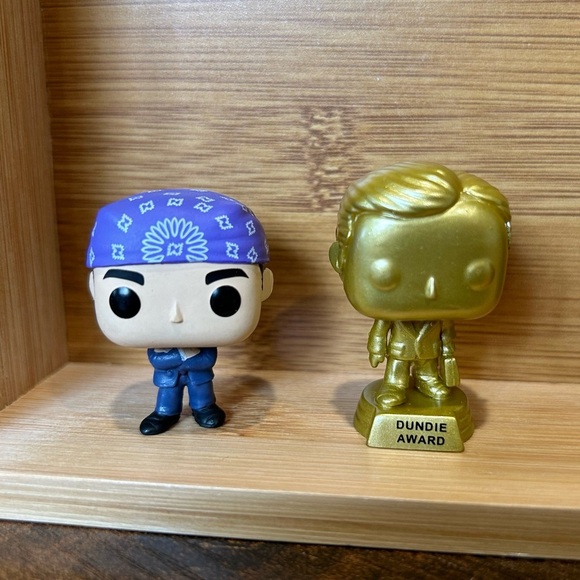 The Office Mini Funko Pocket Pops Bundle 5 Specialty Outfits Belsnickel Goldface - Picture 3 of 4